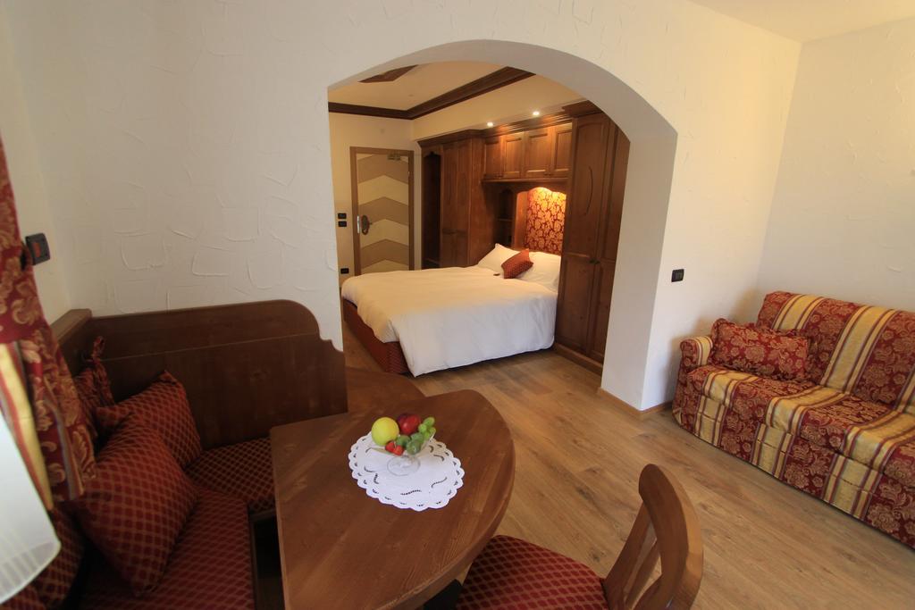 Dolasilla Park Hotel Vigo di Fassa Buitenkant foto