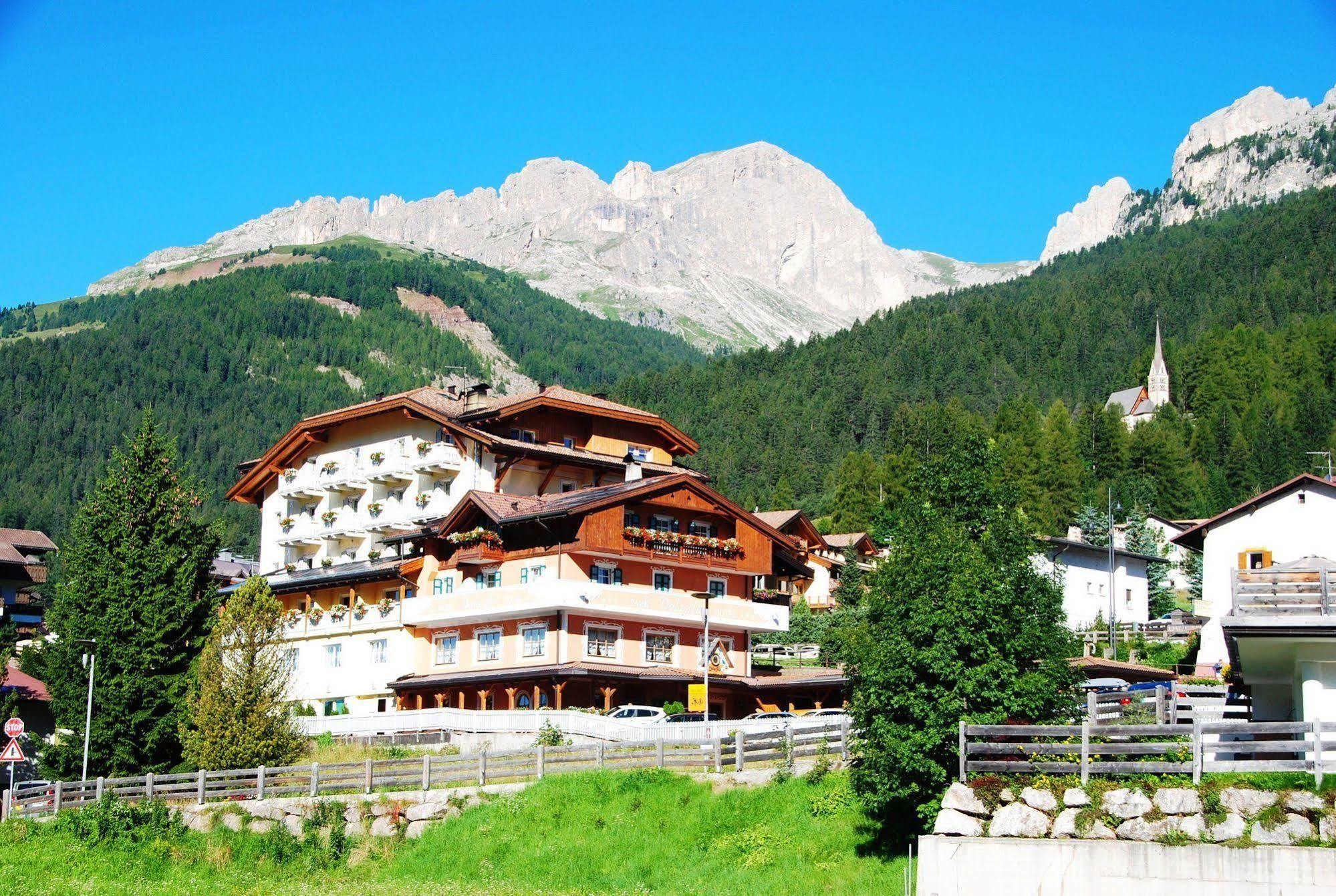 Dolasilla Park Hotel Vigo di Fassa Buitenkant foto